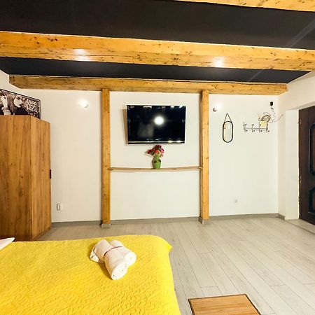 Venus Central Lux Studio Craiova Luaran gambar