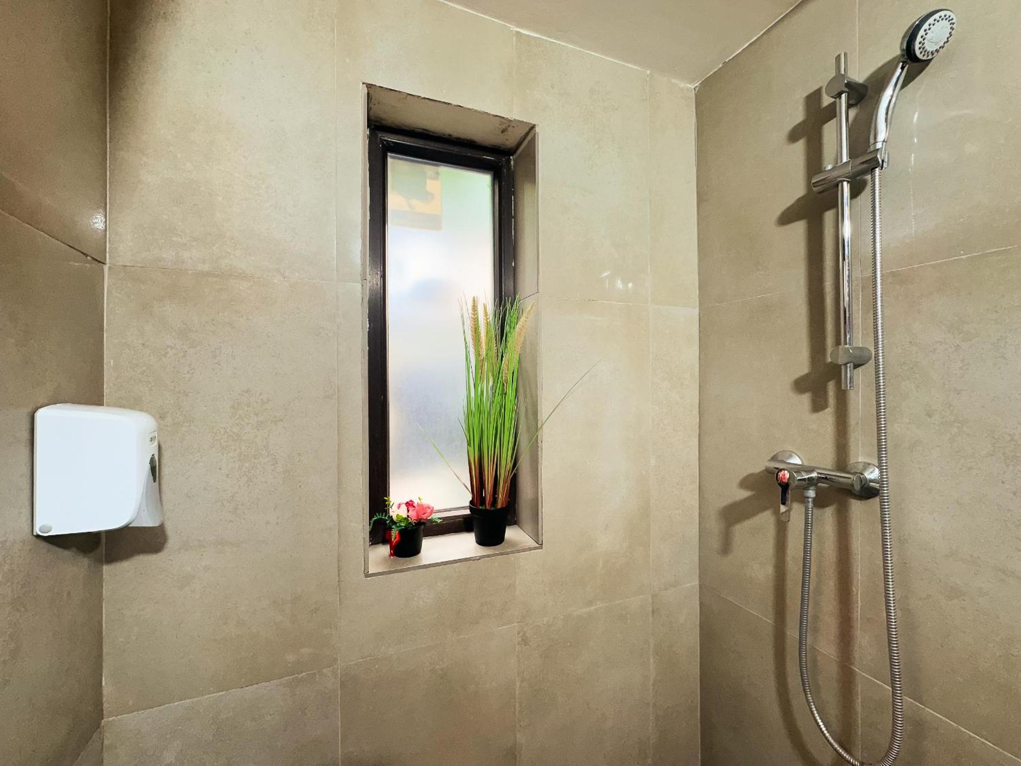 Venus Central Lux Studio Craiova Luaran gambar